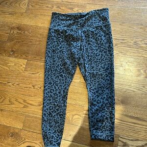 Women’s Athleta leggings in large/petite in excellent condition